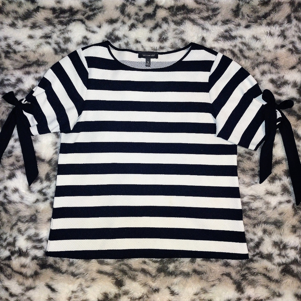 The Limited Navy & White Striped Short Sleeve size petite Small